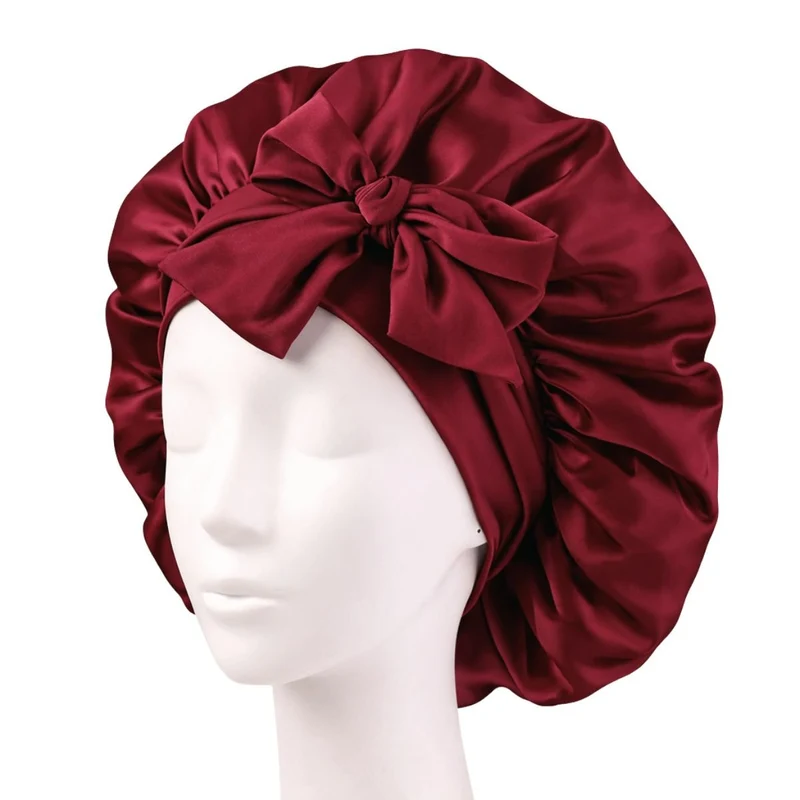 SOHO Makena Satin-Haube – Burgunderrot