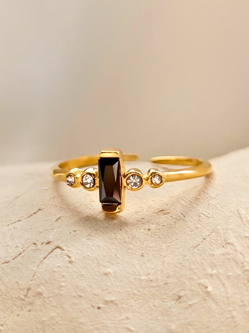 Noir Blanche Ring