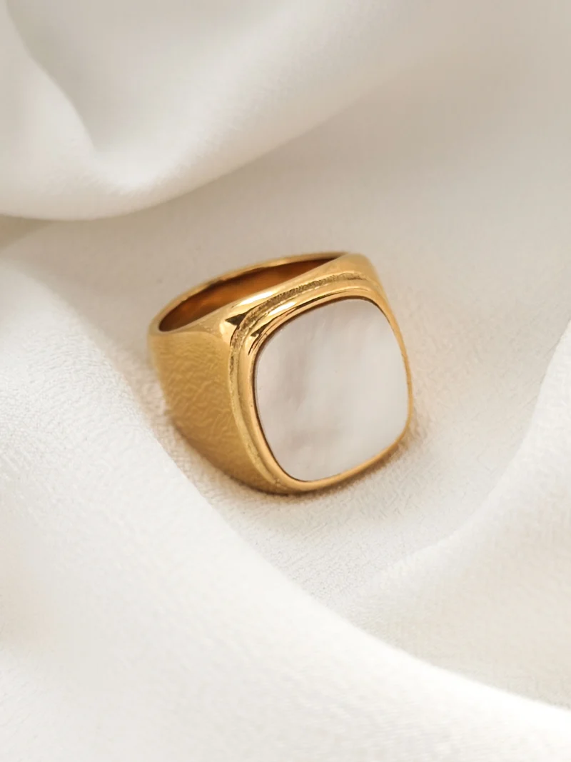 Shellure Signet Ring