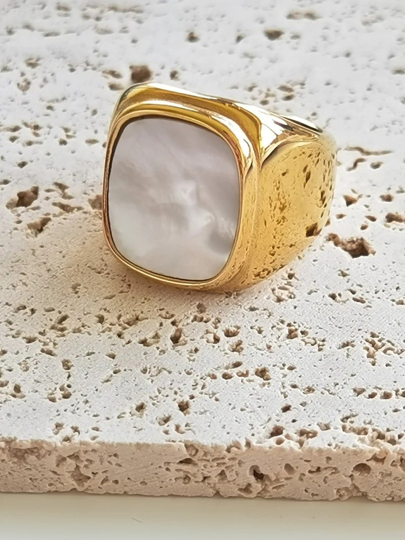 Shellure Signet Ring