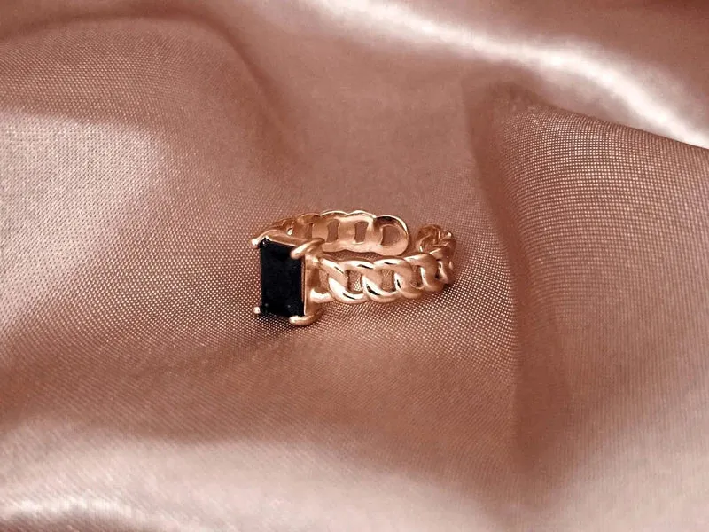 Yara Black Ring