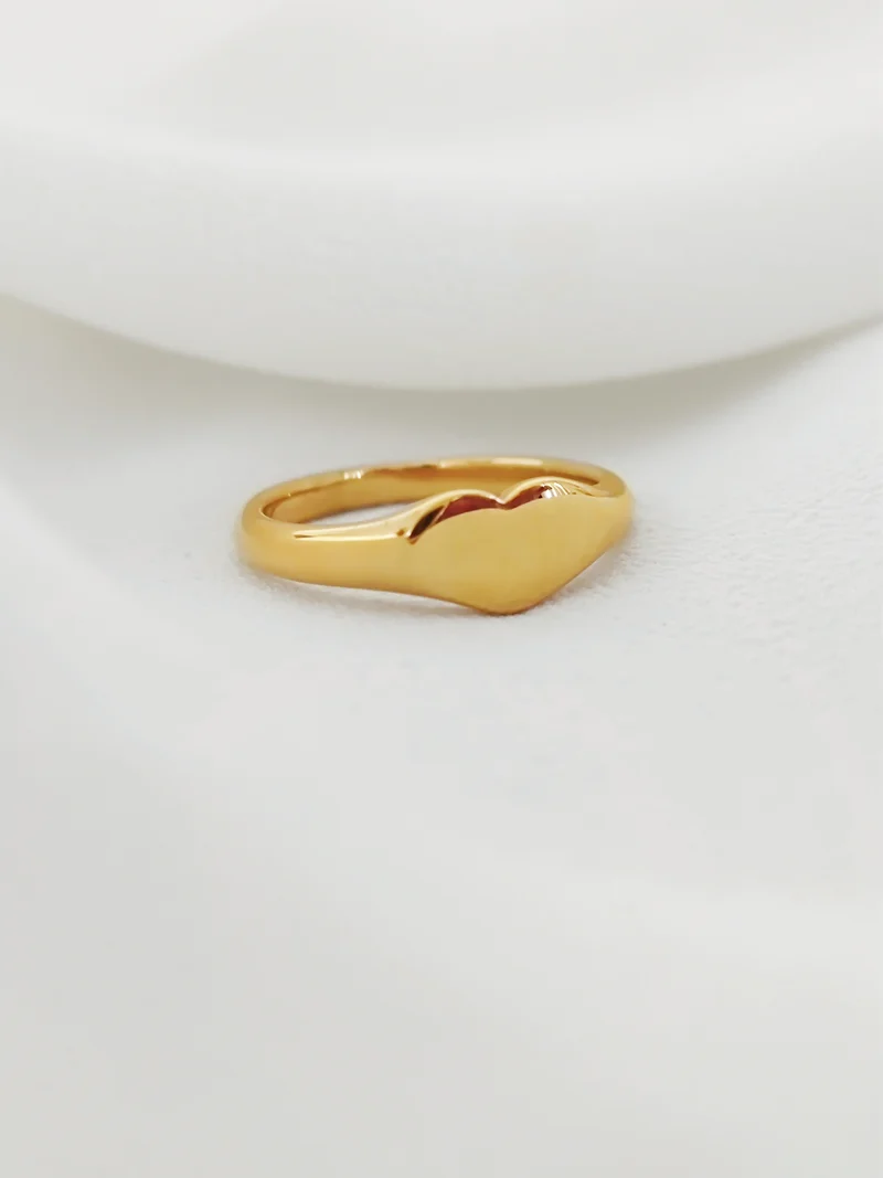 Yeona Herz Ring