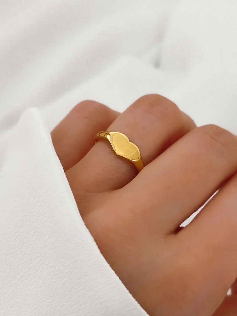 Yeona Herz Ring