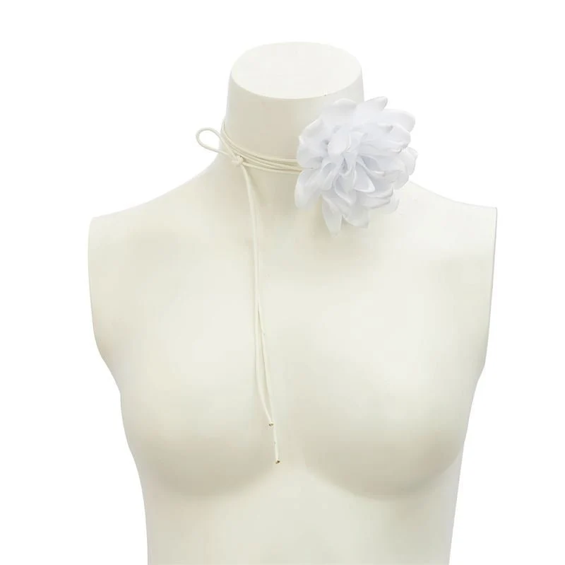 Choker-Halskette mit Rose von SOHO in Weiß