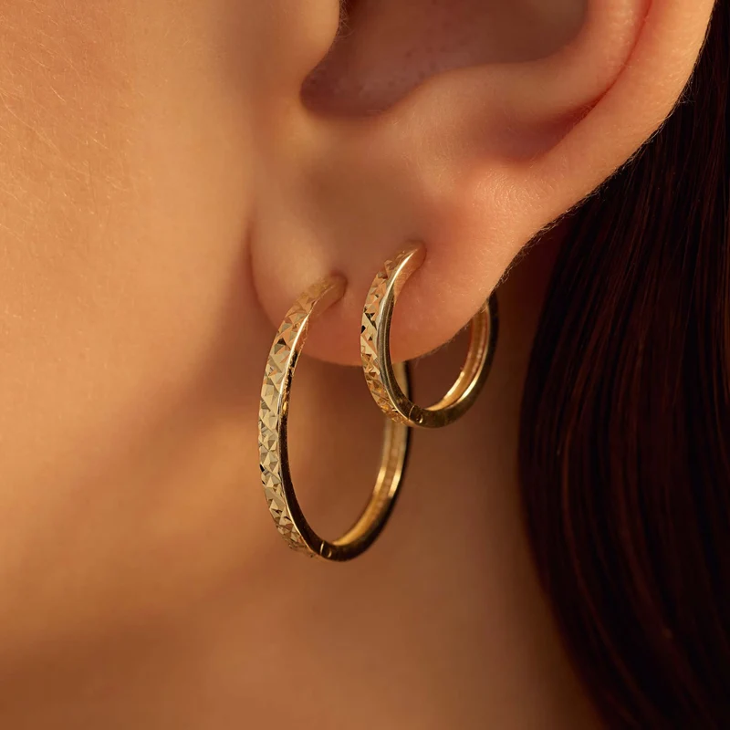 Beloro Jewels Regalo d'Amore 9 Karat Gold Ohrringe Geschenkset mit Diamantschliff BO90042