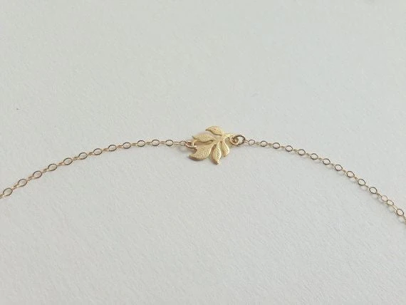 Fußkette – mit elegantem Blatt-Anhänger