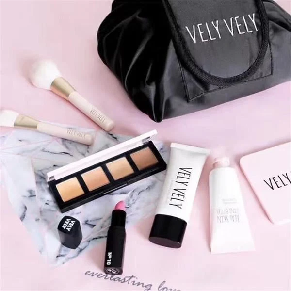 Make-up Reisetasche – Schwarz, zum Aufklappen