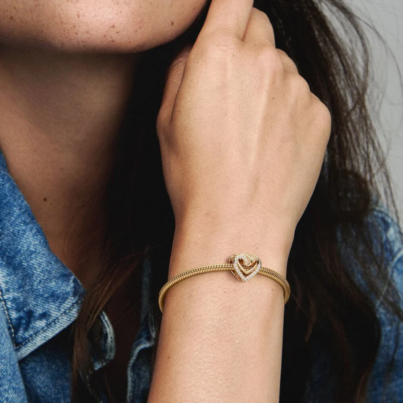 Pandora Moments Goldfarbene Entwined Hearts Charm mit 585er Golden Plattierung 769270C01