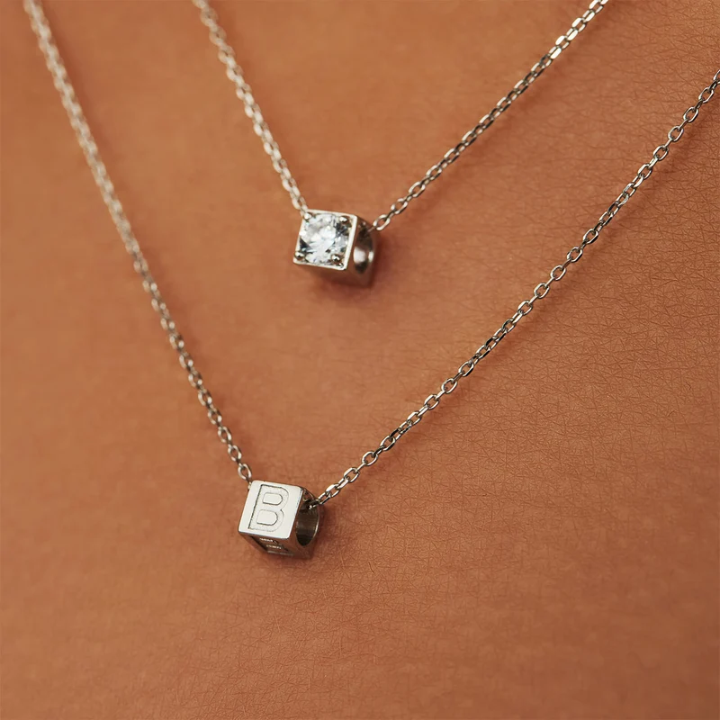 Isabel Bernard Saint Germain Felie 14 Karat | Weißgold Kubus Charm IB350048