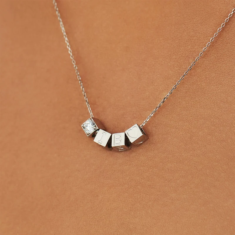 Isabel Bernard Saint Germain Felie 14 Karat | Weißgold Kubus Charm IB350048