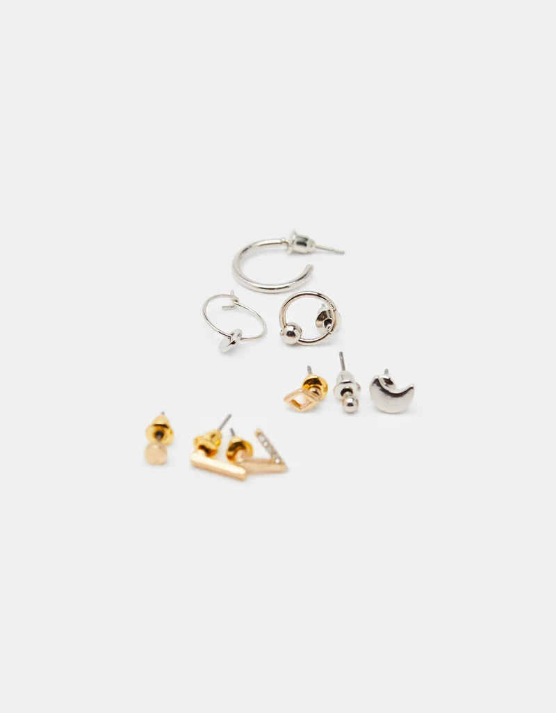 Set of minimalist earrings