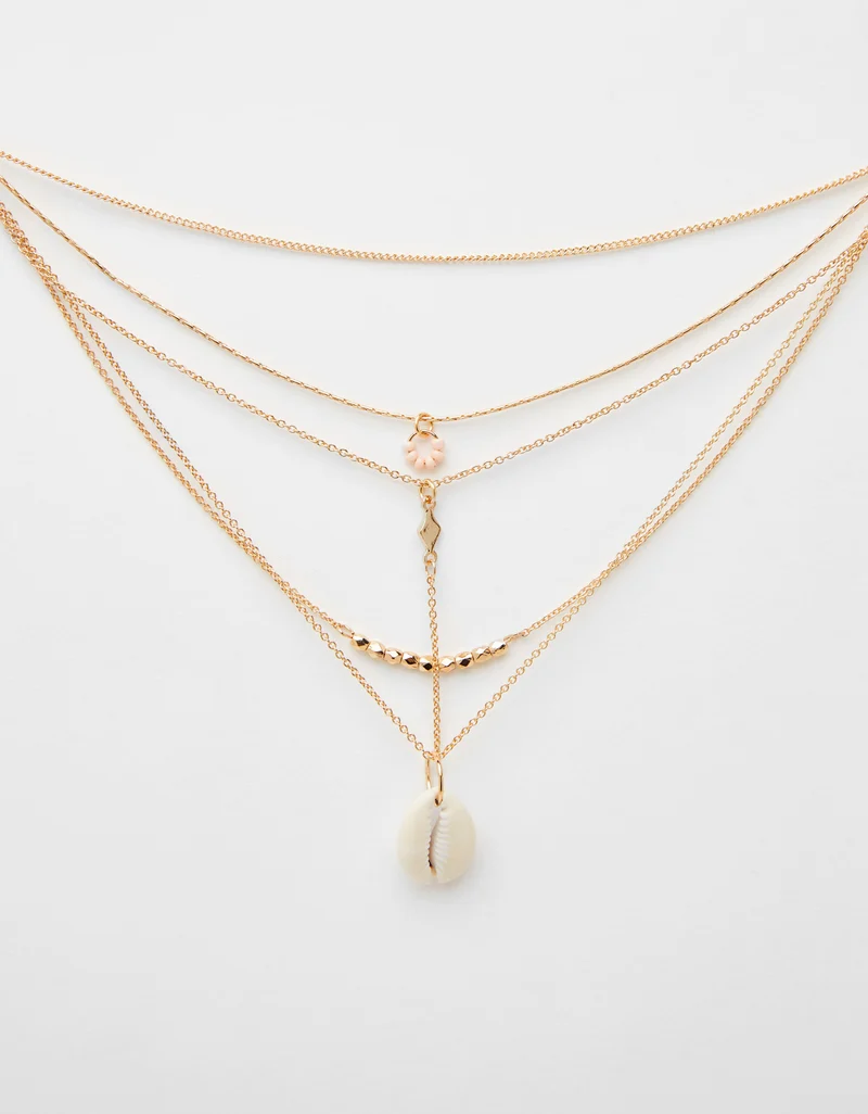 Multi-strand chain necklace with seashell